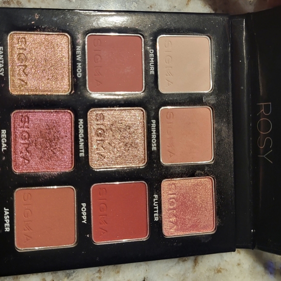 SIGMA Eyeshadow Palette - Picture 2 of 3